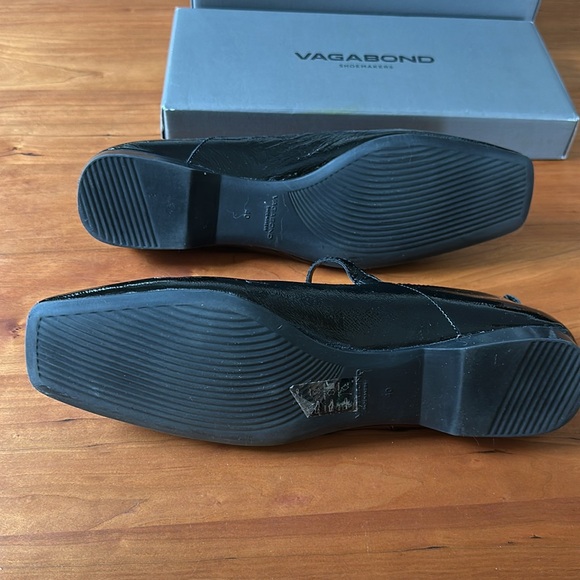 Vagabond Patent Leather Mary Jane Flats Size 10 - Picture 4 of 5